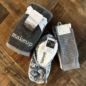 Gray Makeup Towels and Cozy Slipper Set